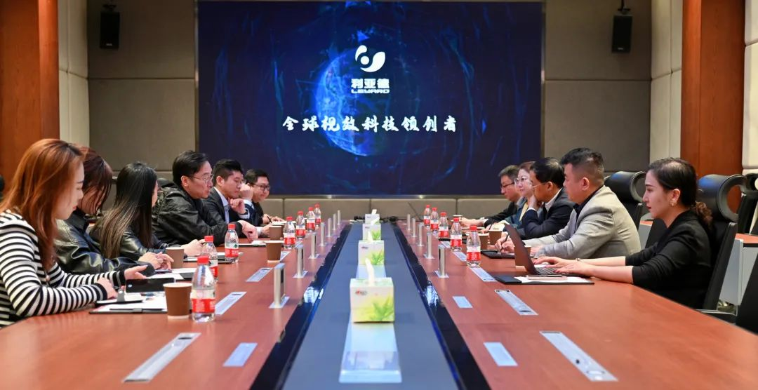 陆川导演到访sunbet，解锁文化+科技融合新路径