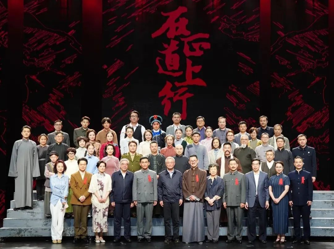 sunbet·蓝硕以科技赋能话剧《在正道上行》圆满上演