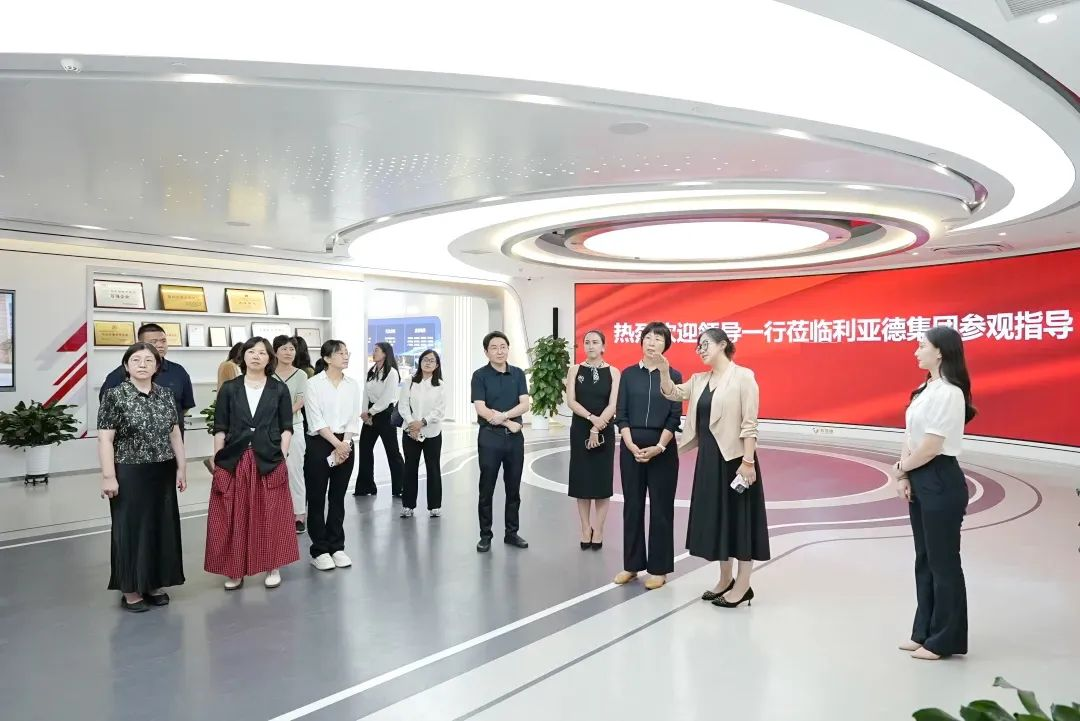 北京市统计局局长李素芳一行莅临sunbet调研指导